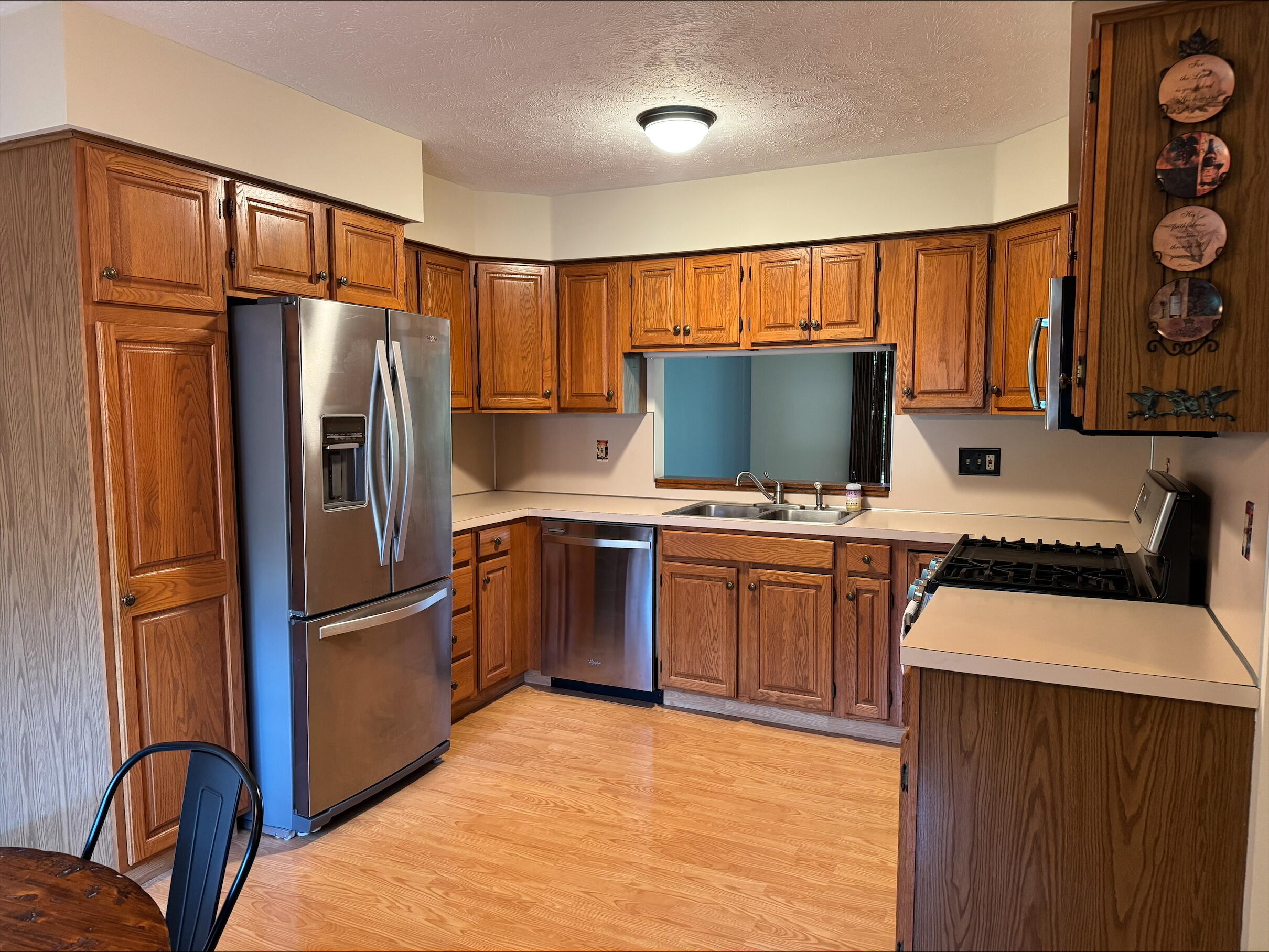 33 Skyline Circle Nw Circle NW