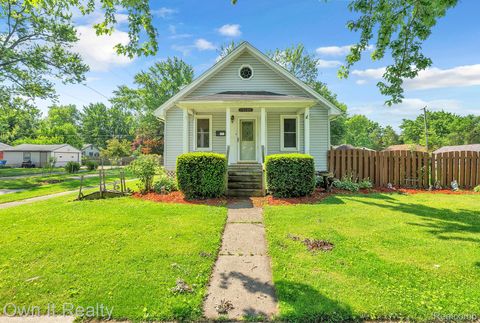 25605 Yale Street Dearborn Heights City MI 48125