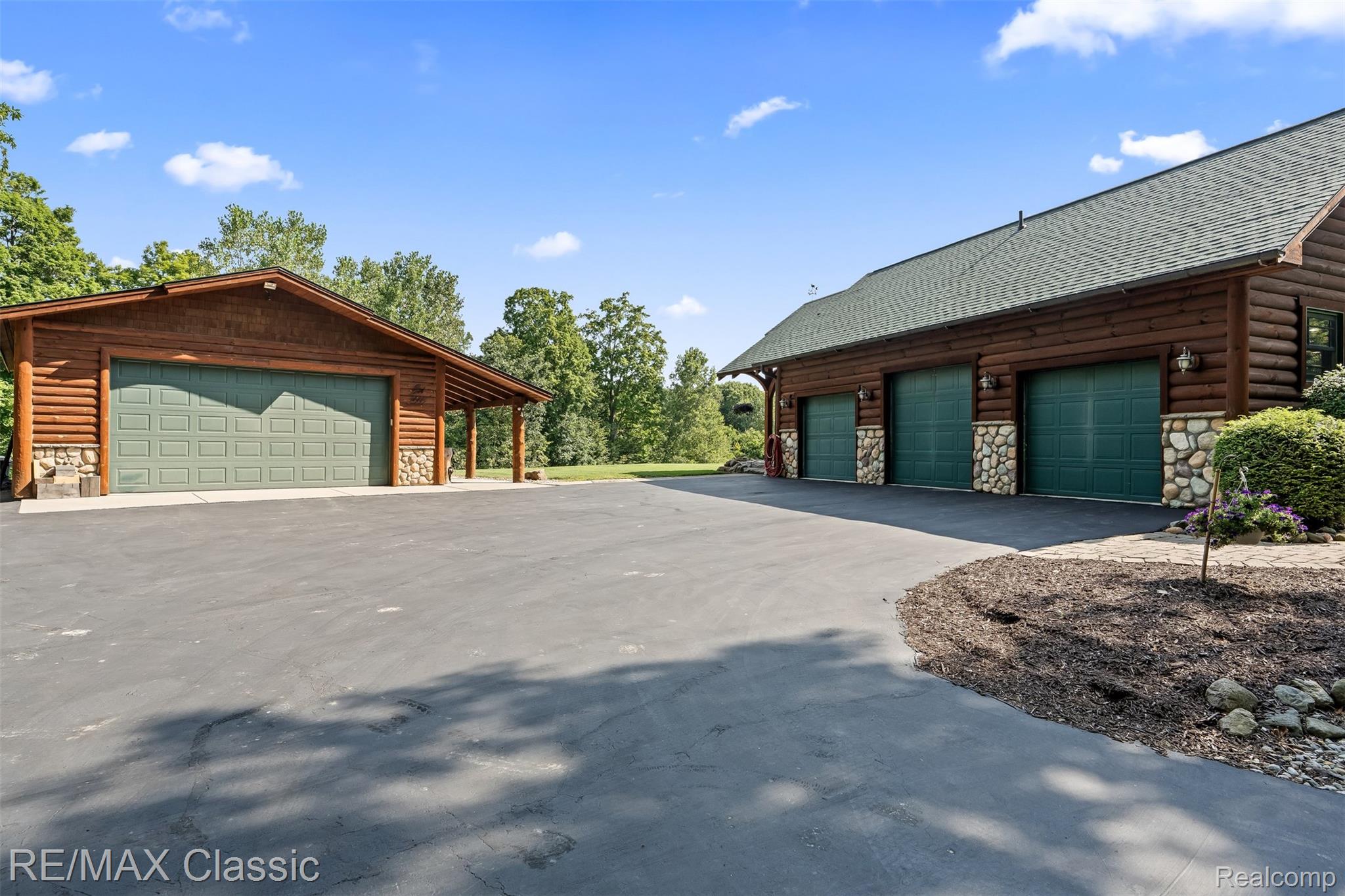 4489 Clara Louise Ct