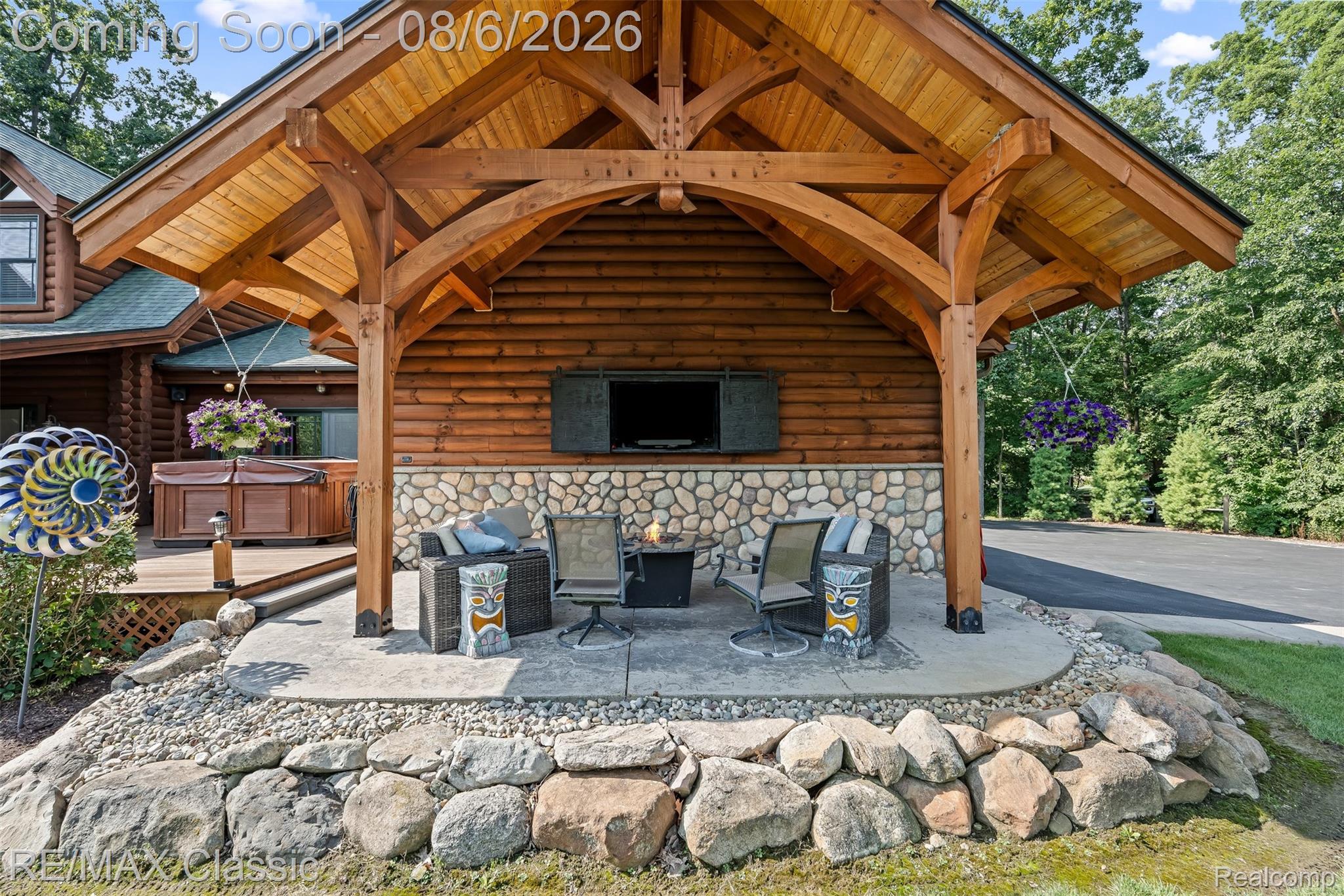 4489 Clara Louise Ct