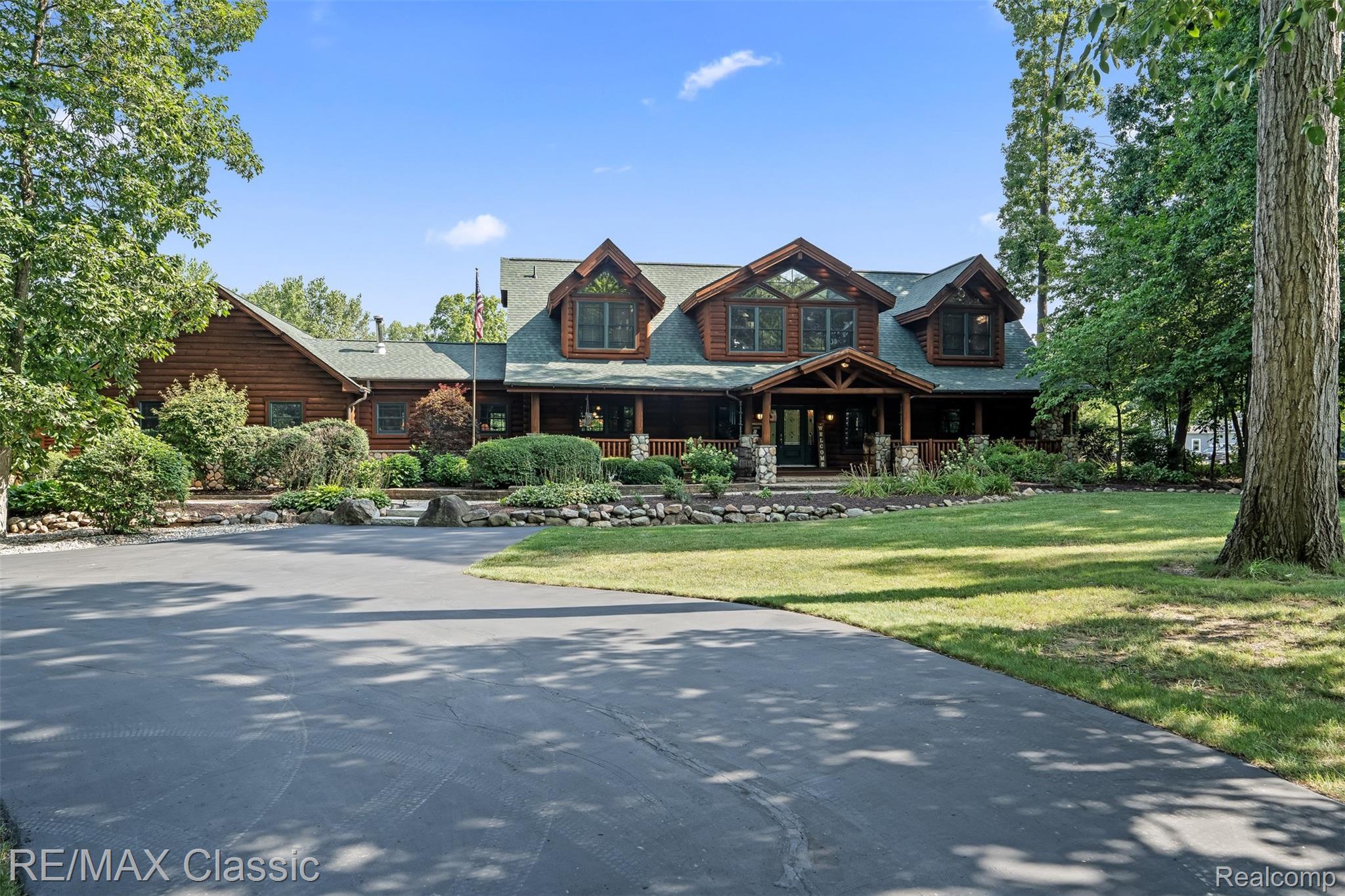 4489 Clara Louise Ct