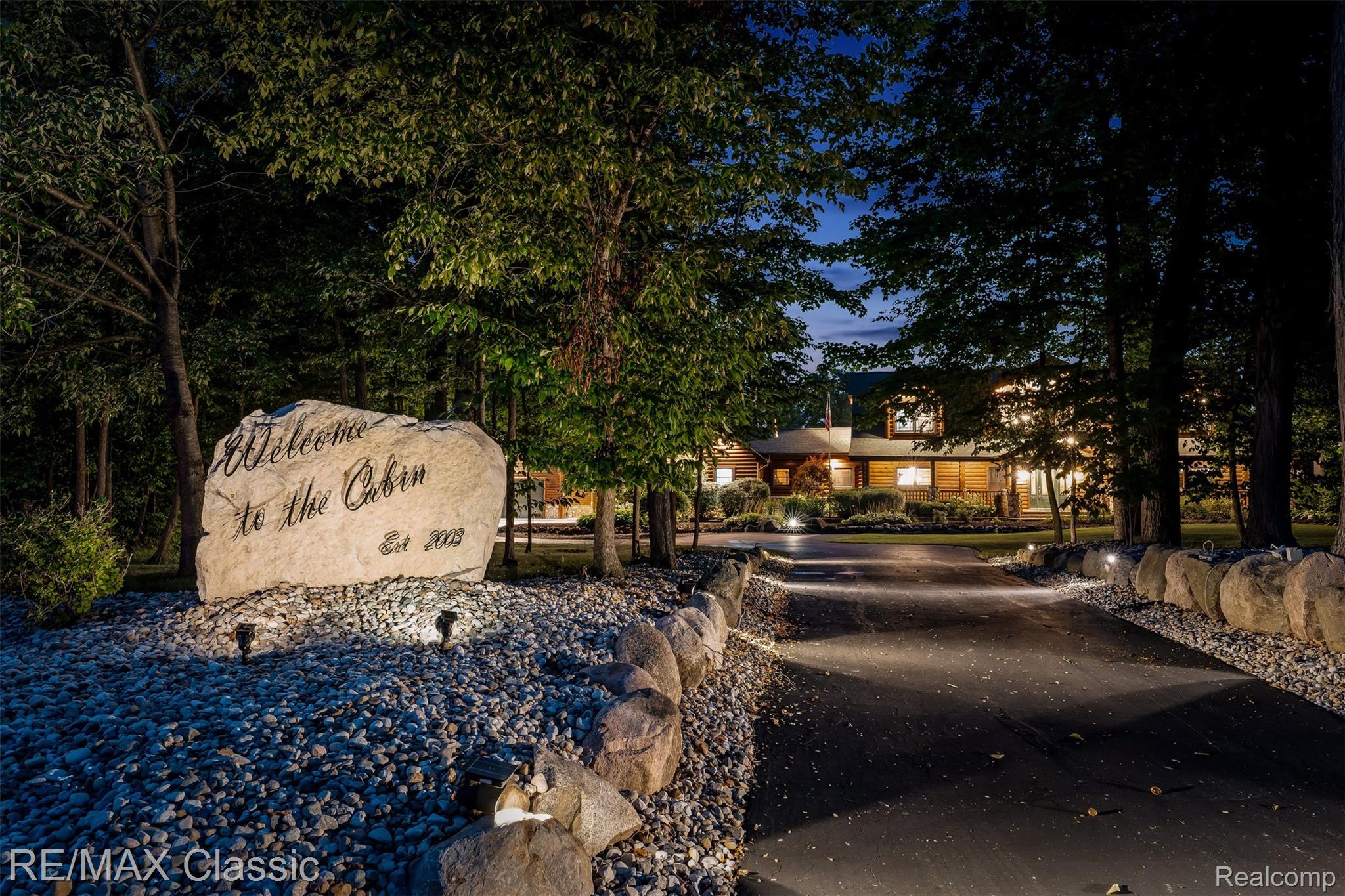 4489 Clara Louise Ct