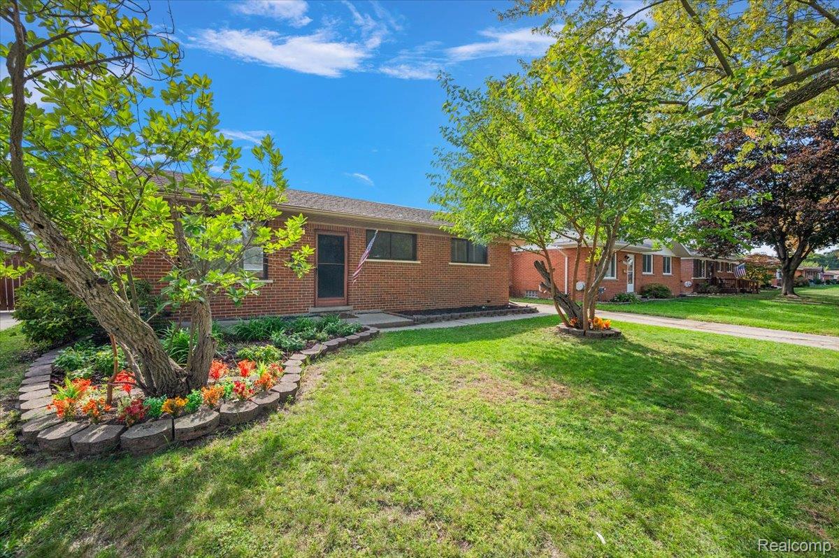 4520 Buckingham Drive