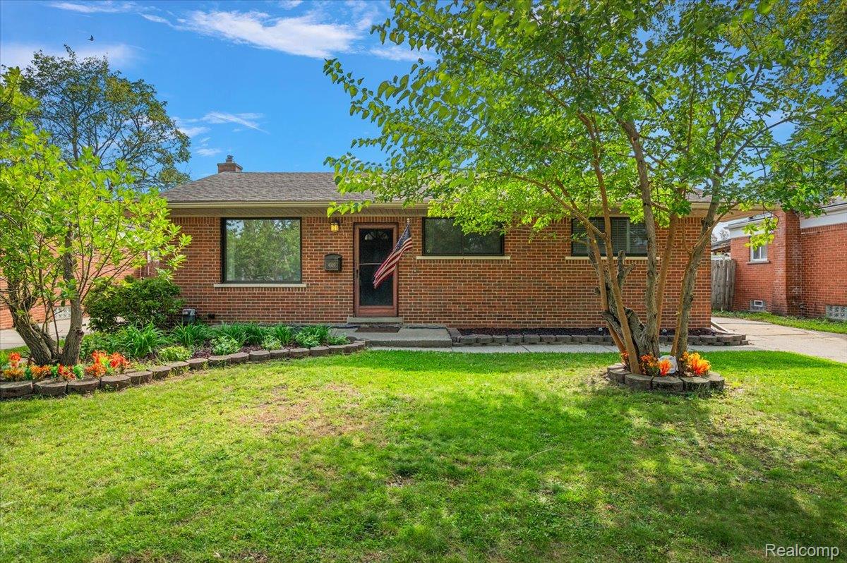 4520 Buckingham Drive