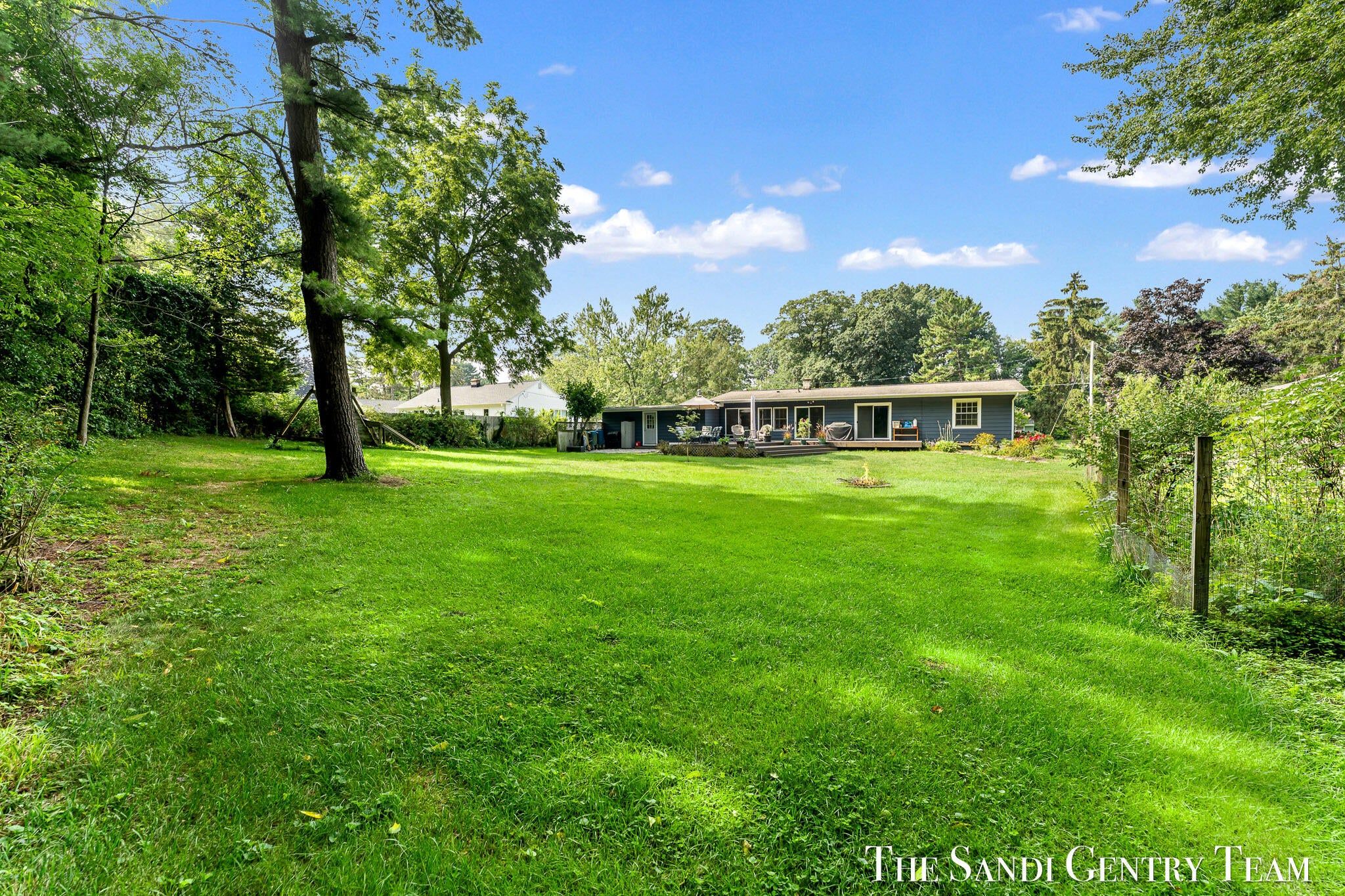 14942 Lakeshore Drive