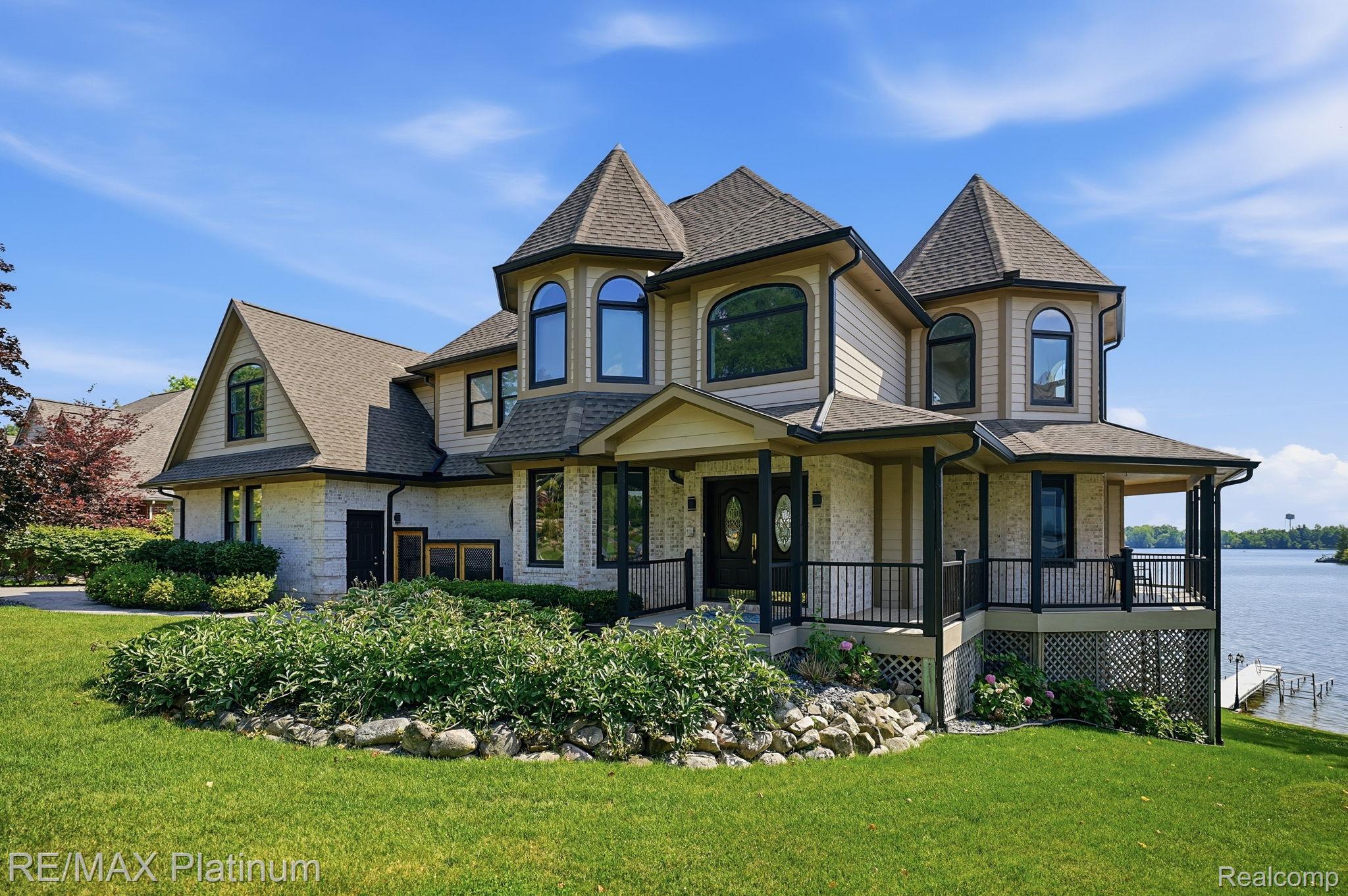 997 Thompson Shore Drive