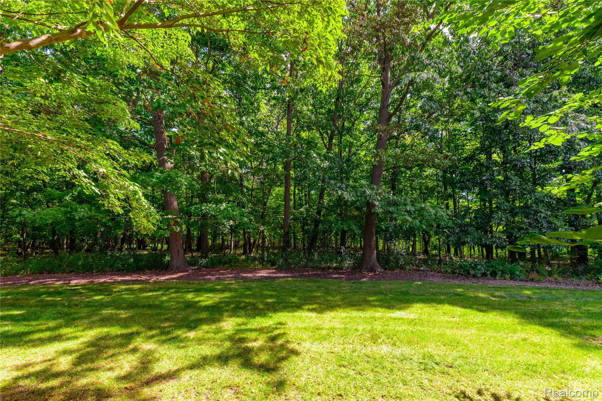 9422 Hawthorne Glen Drive