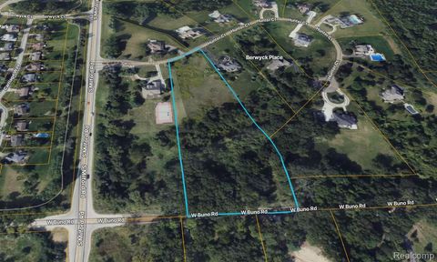 1253 Hunter Court Milford Charter Township MI 48381