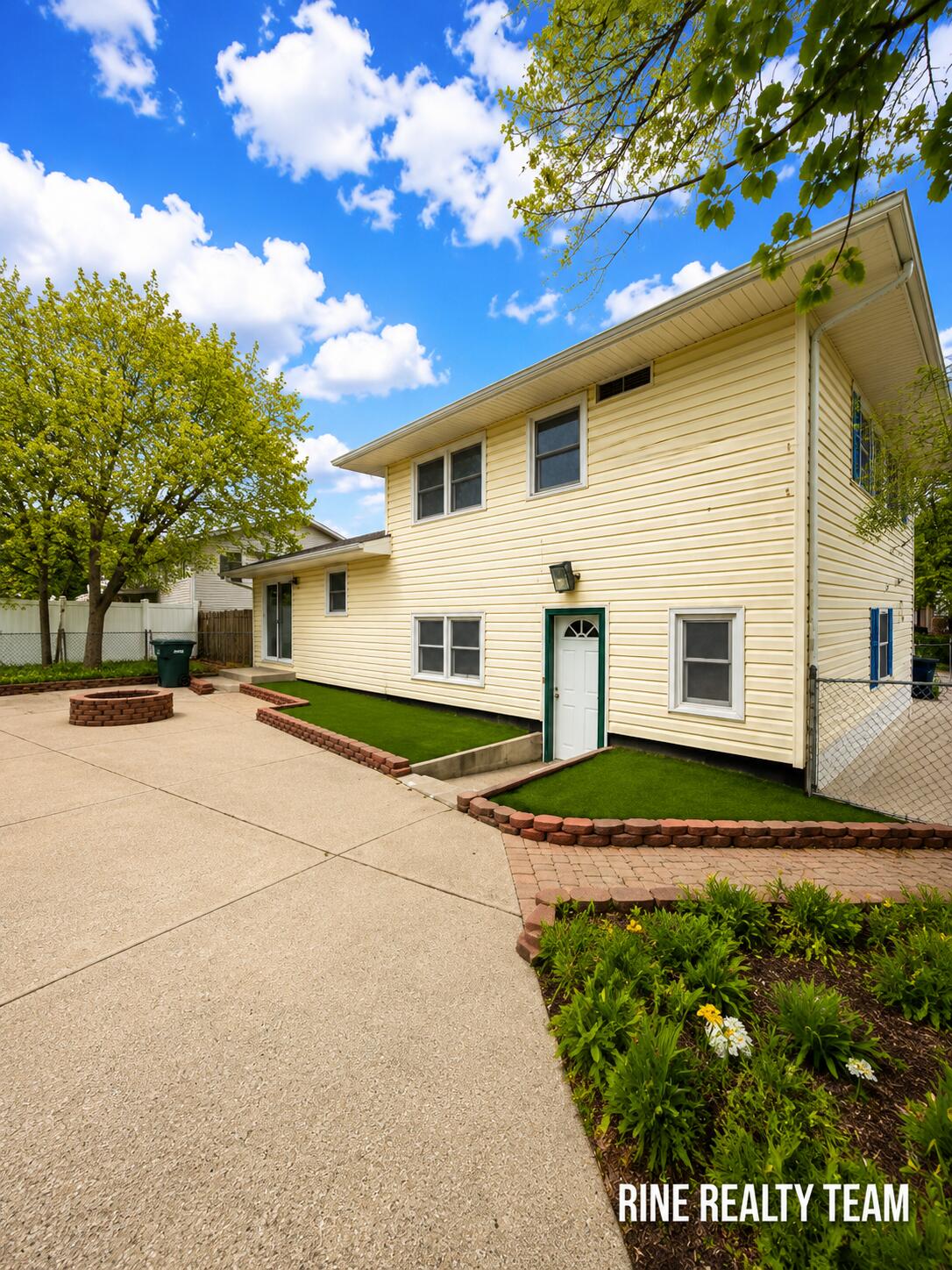 2200 Rossiter Place