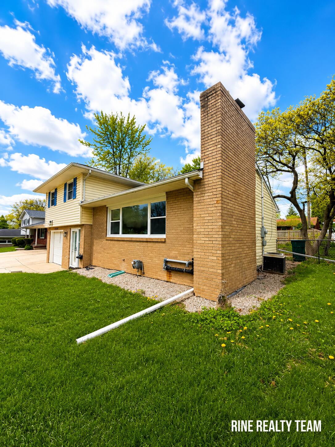 2200 Rossiter Place