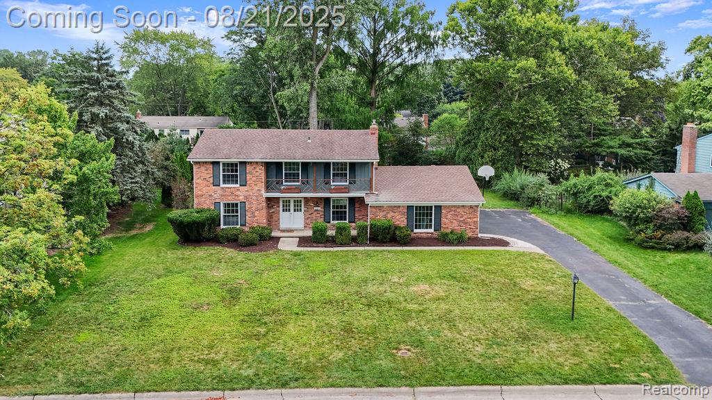 Beverly Hills Village, Michigan 48025, United States, 4 Bedrooms Bedrooms, ,3 BathroomsBathrooms,Residential,Coming Soon,193729