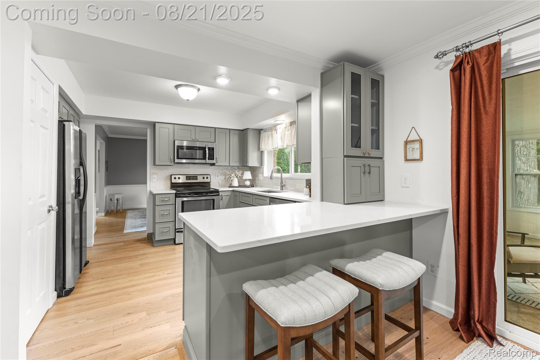 Beverly Hills Village, Michigan 48025, United States, 4 Bedrooms Bedrooms, ,3 BathroomsBathrooms,Residential,Coming Soon,193729