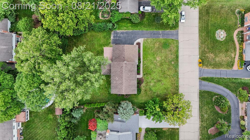 Beverly Hills Village, Michigan 48025, United States, 4 Bedrooms Bedrooms, ,3 BathroomsBathrooms,Residential,Coming Soon,193729