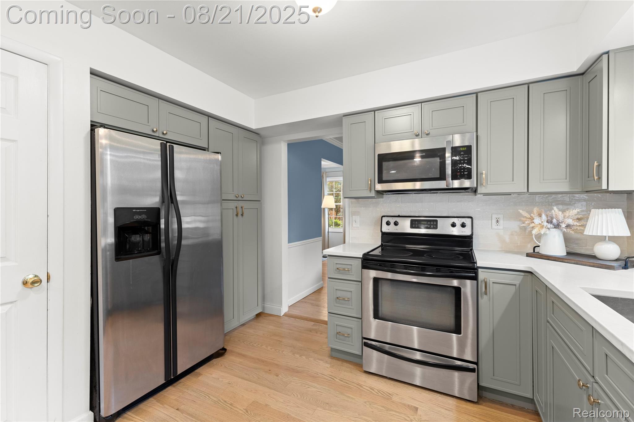 Beverly Hills Village, Michigan 48025, United States, 4 Bedrooms Bedrooms, ,3 BathroomsBathrooms,Residential,Coming Soon,193729