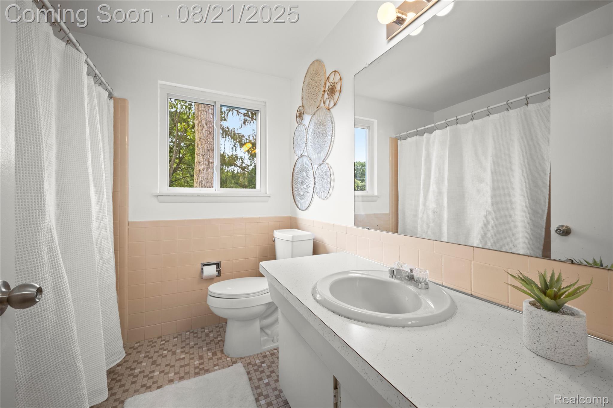 Beverly Hills Village, Michigan 48025, United States, 4 Bedrooms Bedrooms, ,3 BathroomsBathrooms,Residential,Coming Soon,193729