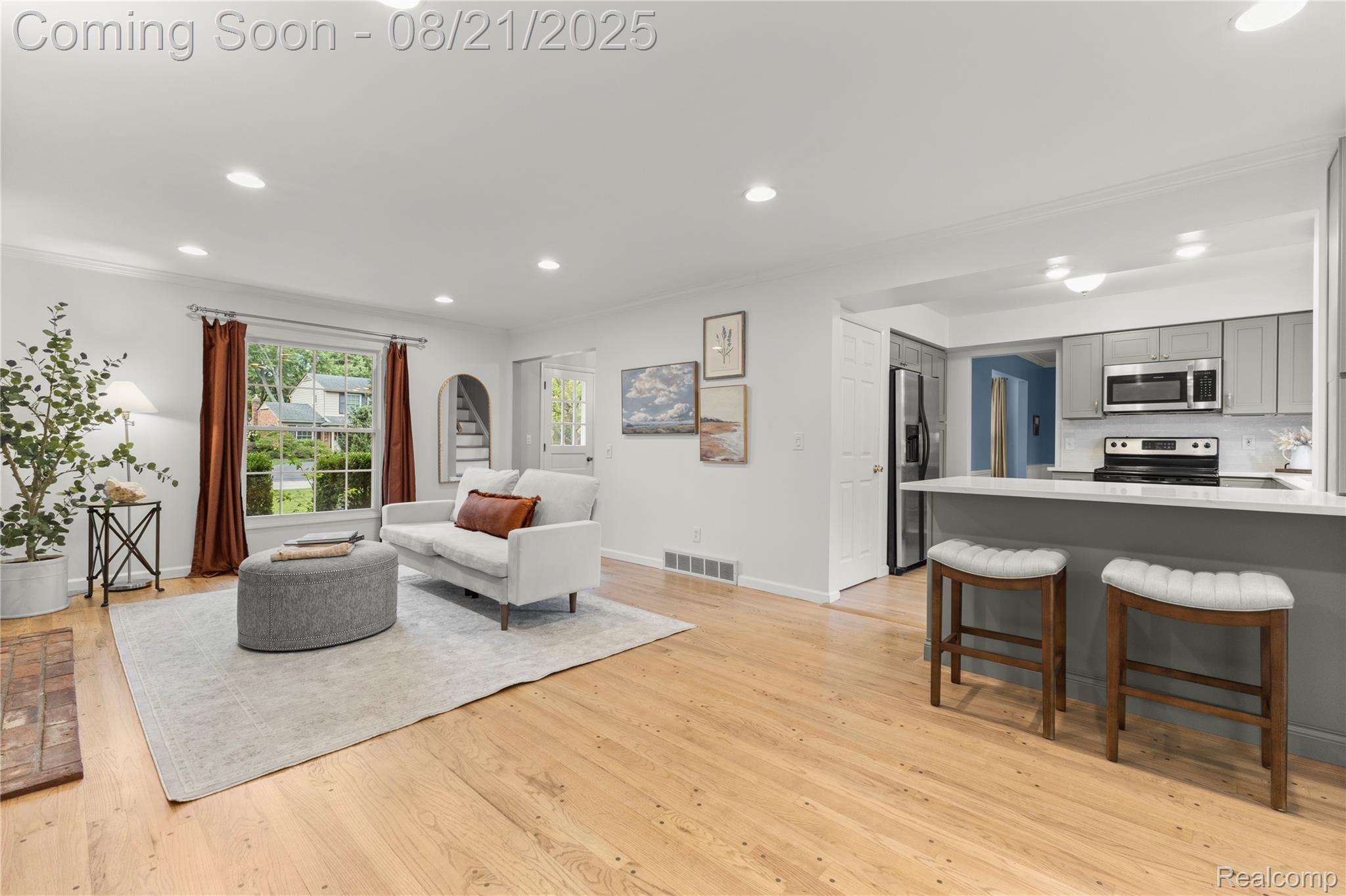 Beverly Hills Village, Michigan 48025, United States, 4 Bedrooms Bedrooms, ,3 BathroomsBathrooms,Residential,Coming Soon,193729