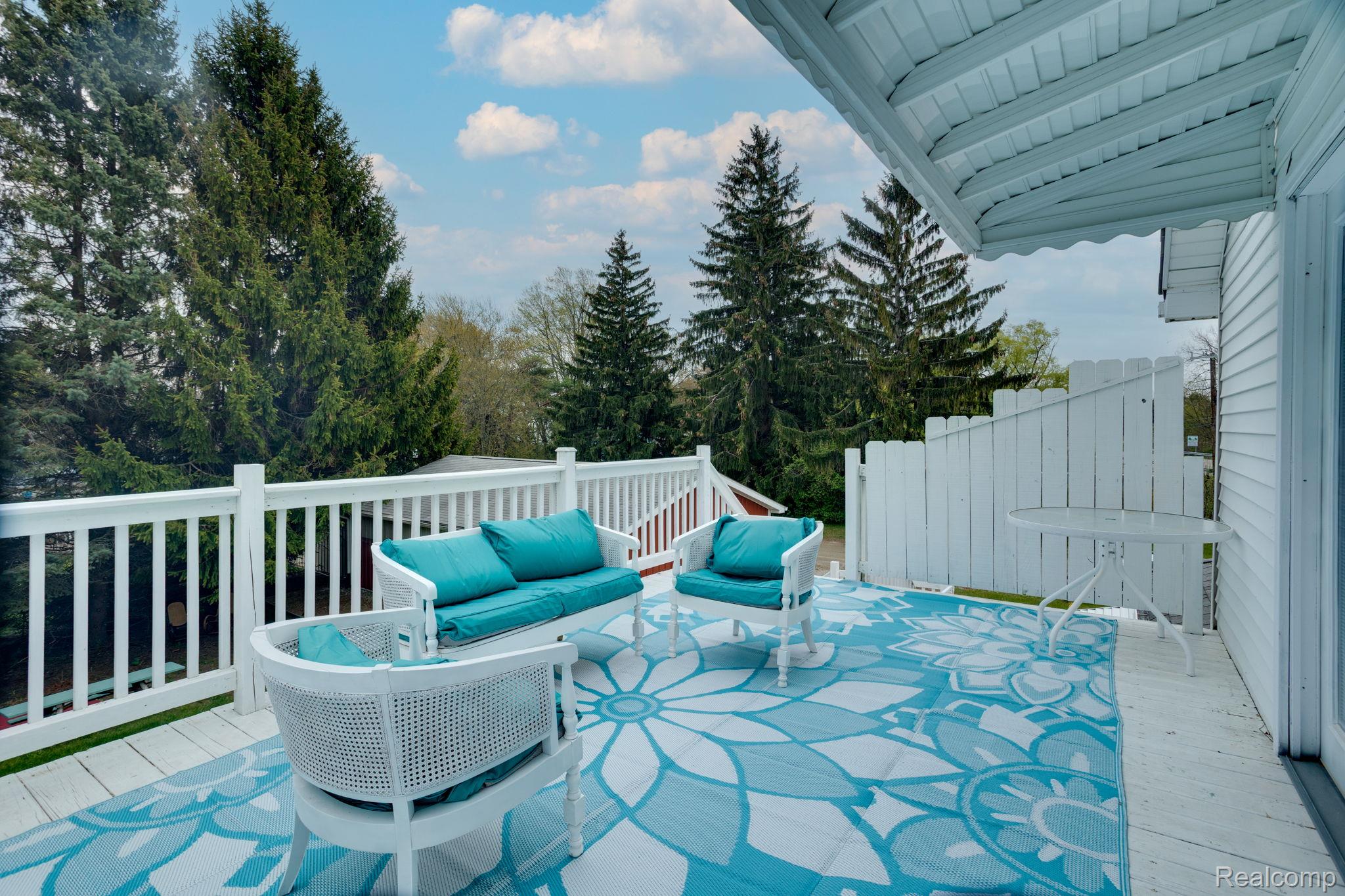 2400 N Lakeshore Road