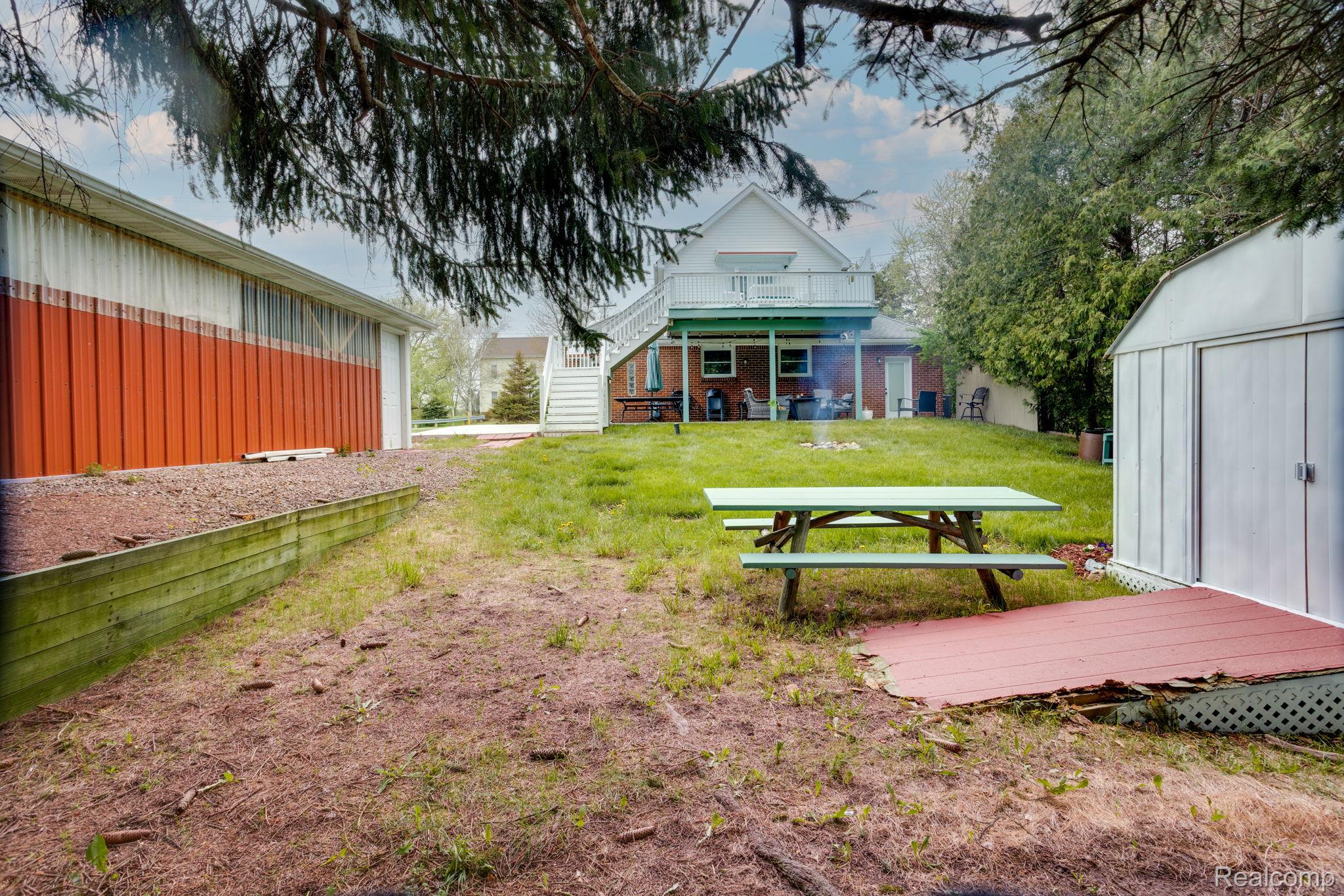2400 N Lakeshore Road