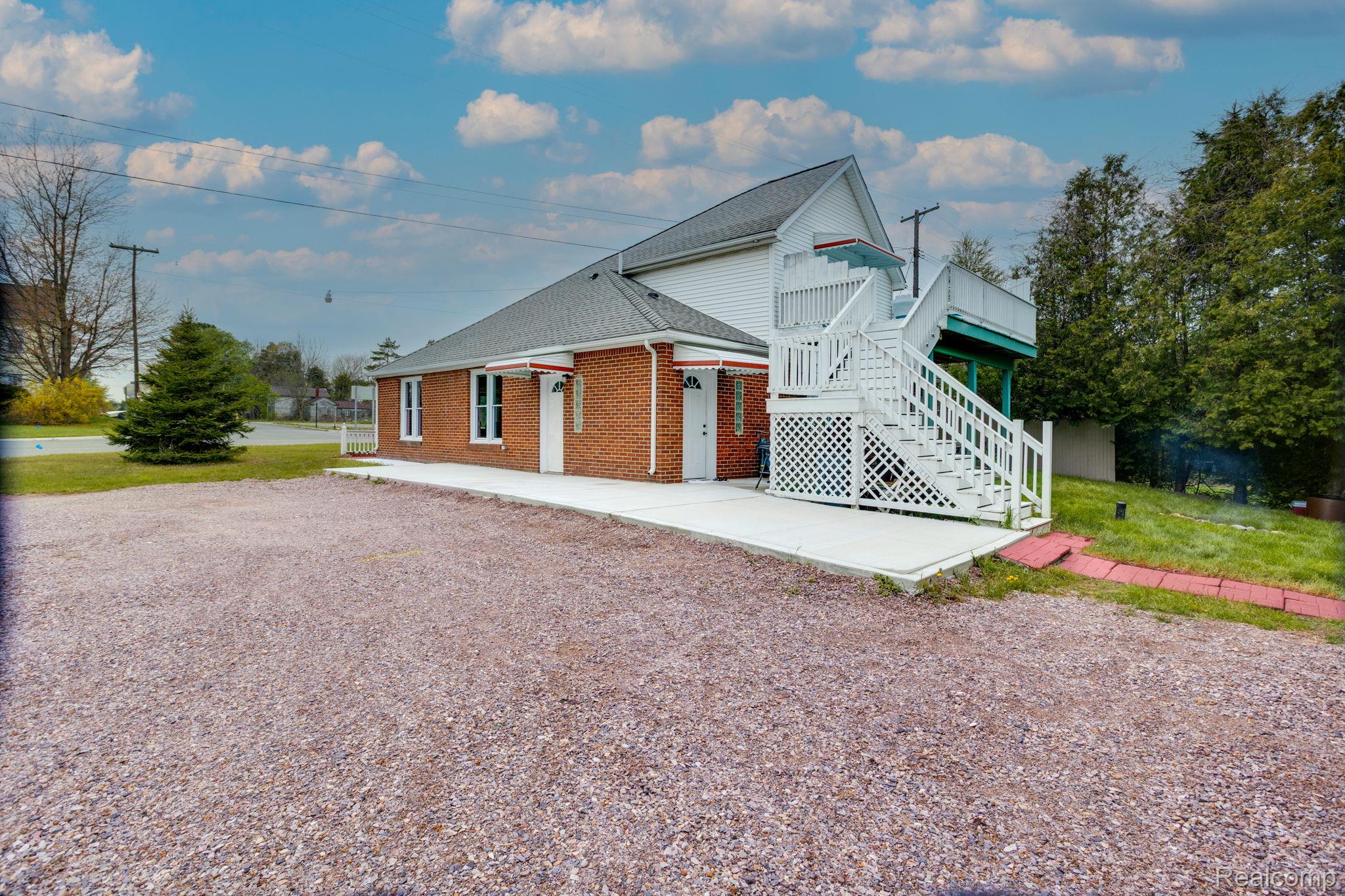 2400 N Lakeshore Road