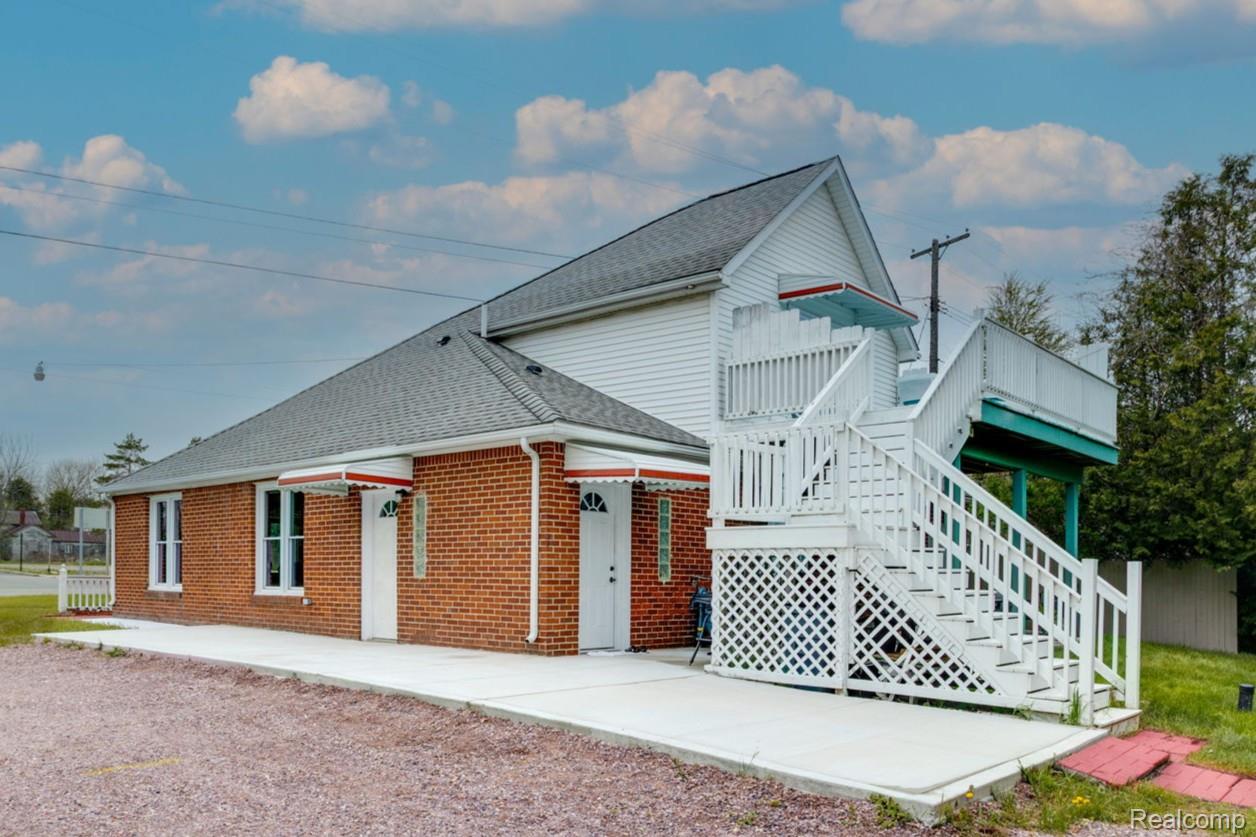 2400 N Lakeshore Road
