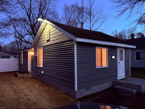 1379 Rose Avenue Benton Harbor City MI 49022