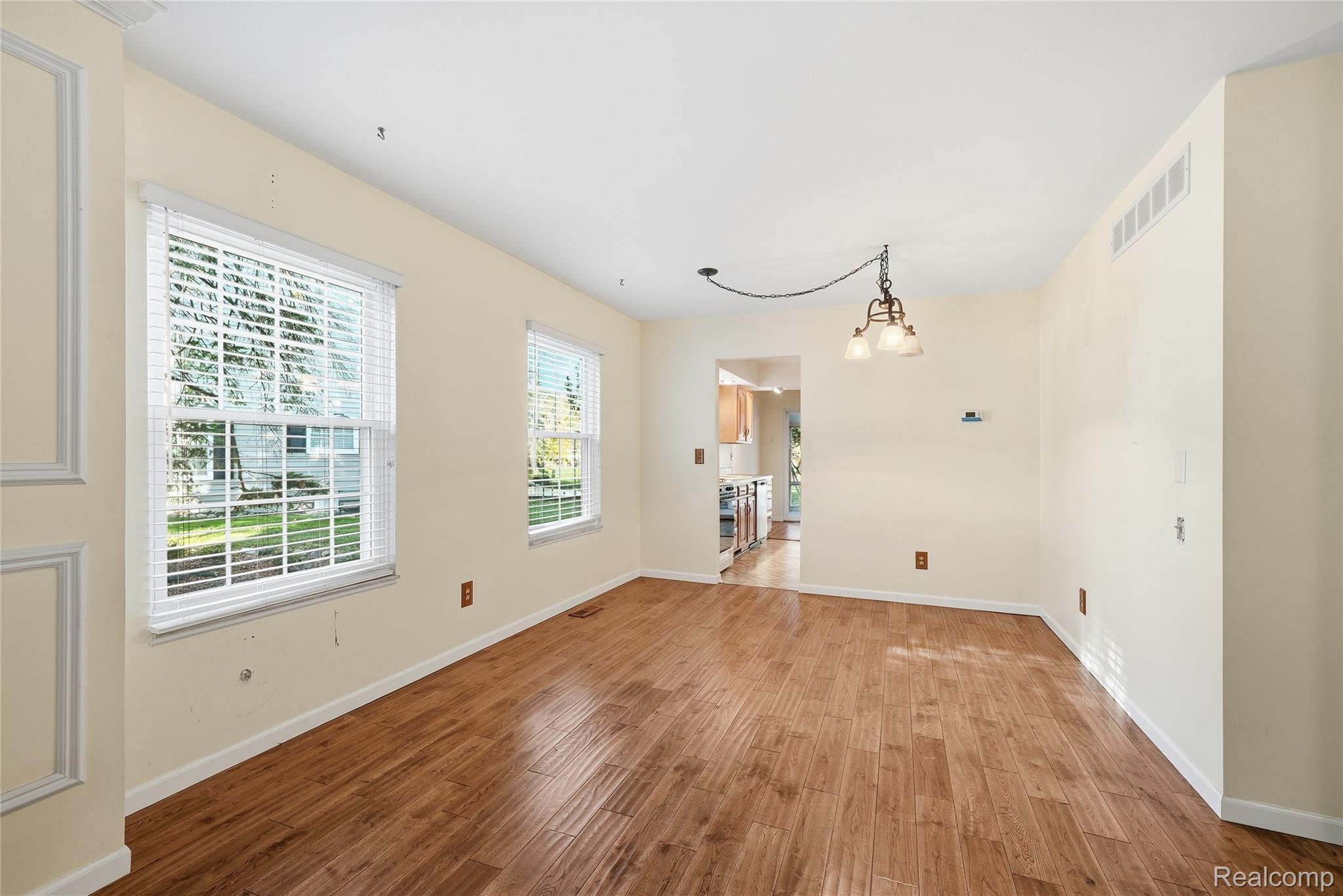 2612 E Williamsburg Circle