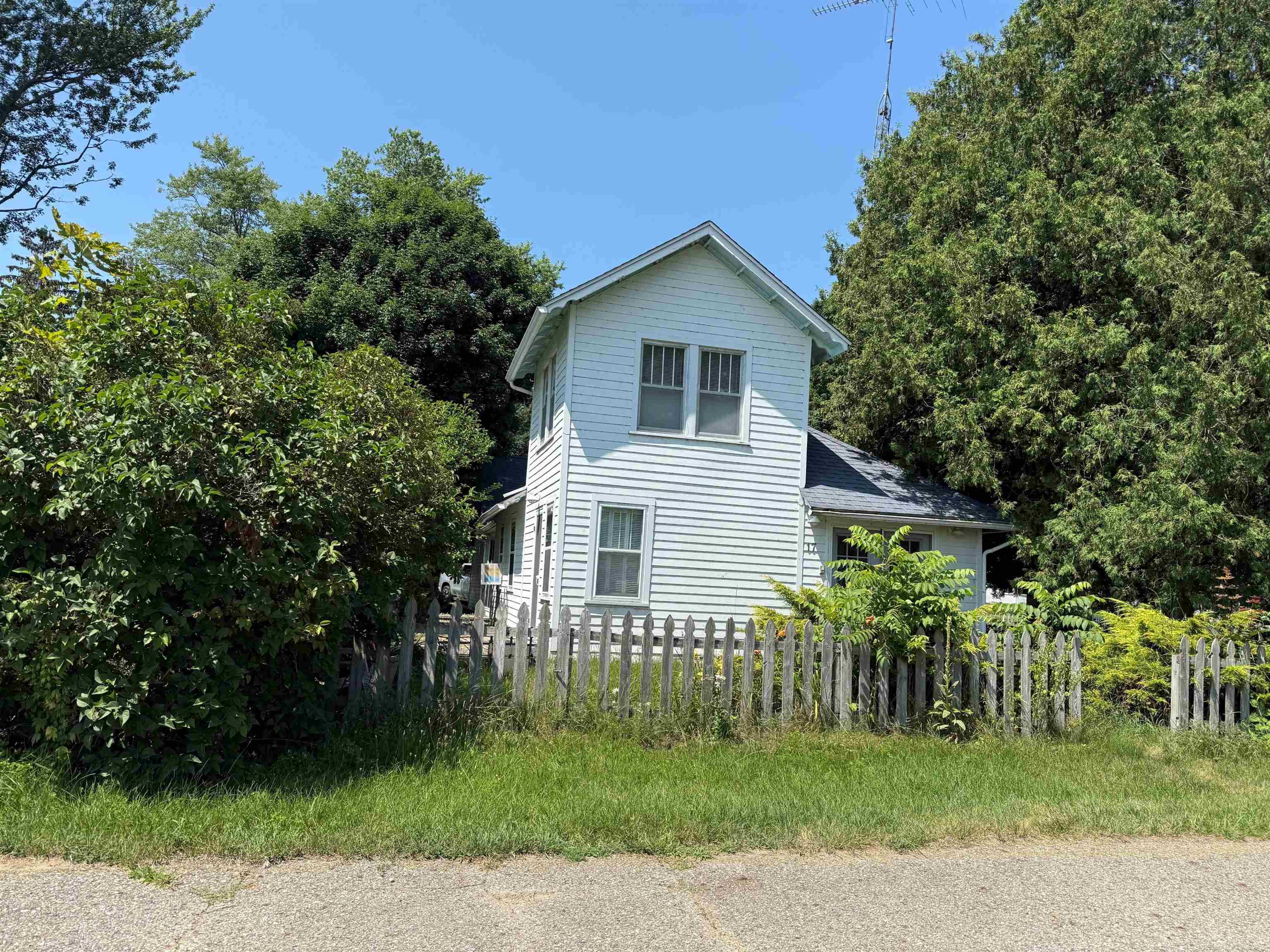 18 N Lake Road