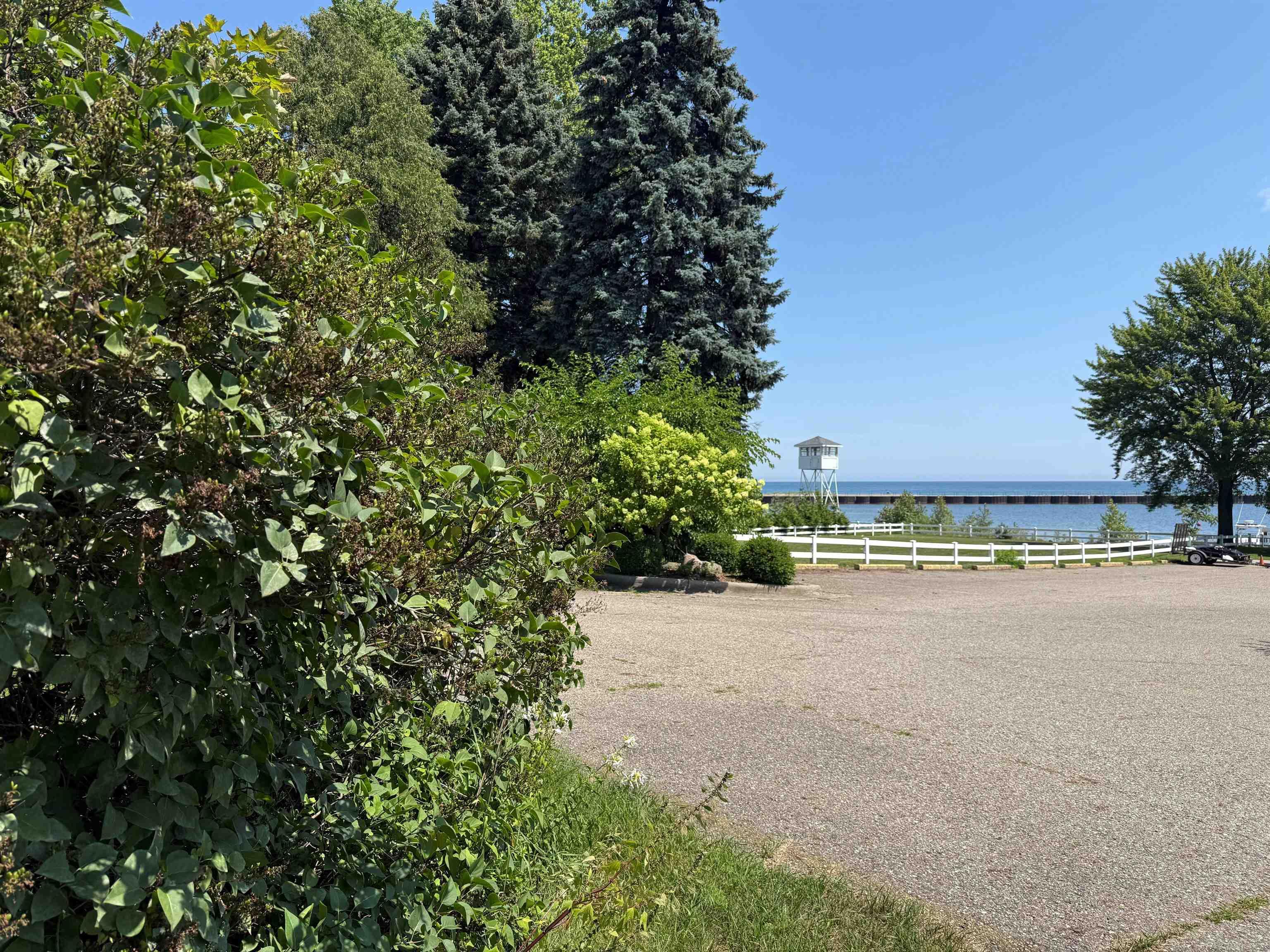 18 N Lake Road