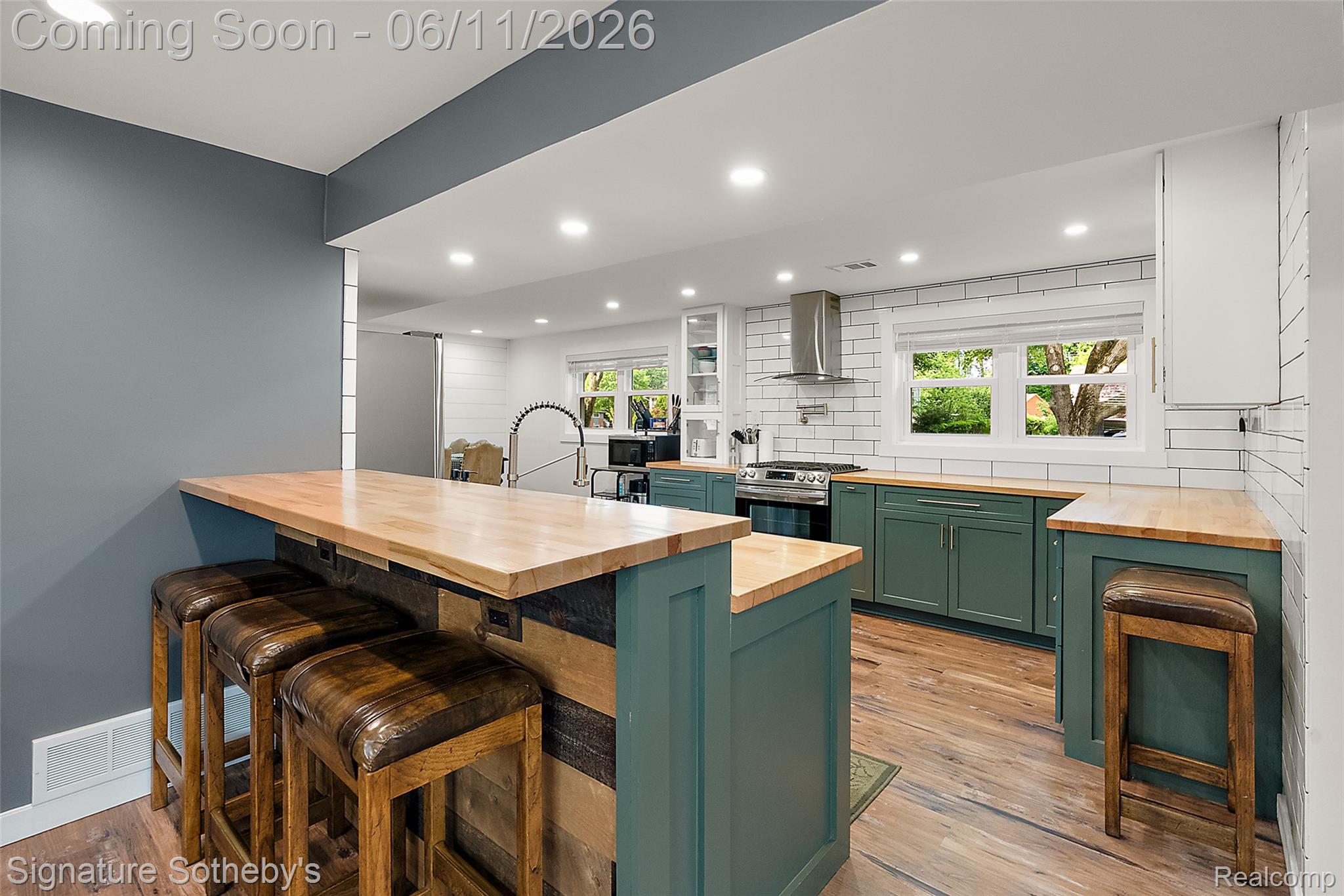 954 Panorama Drive
