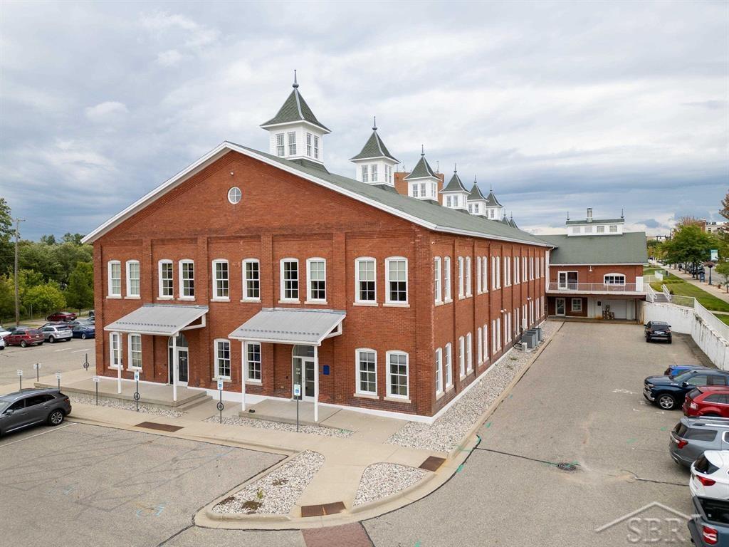 322 W Broadway Street