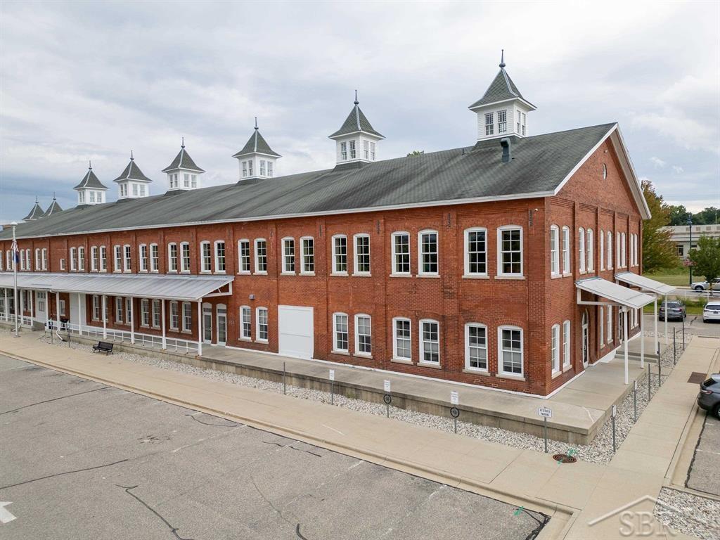 322 W Broadway Street