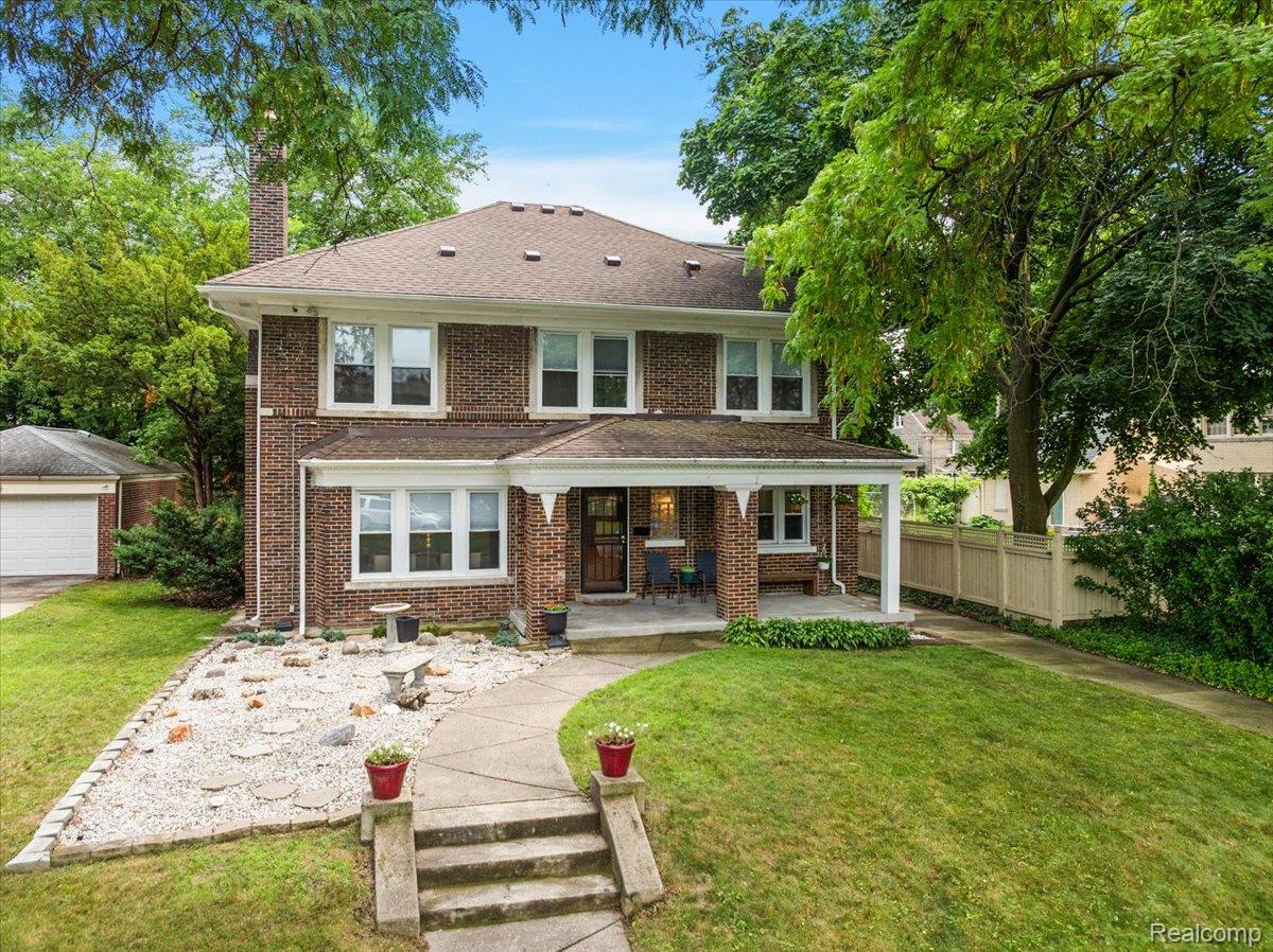 1925 Chicago Boulevard