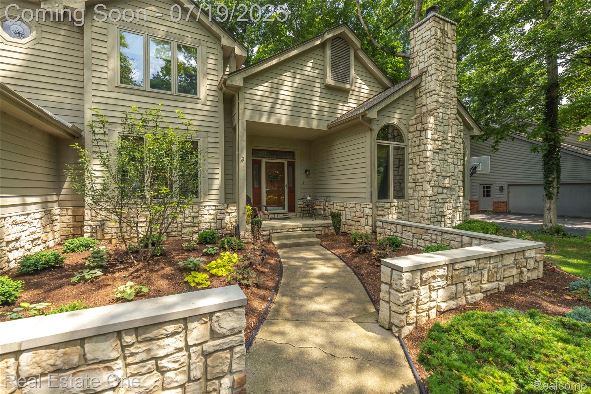 3574 Oakleaf Drive