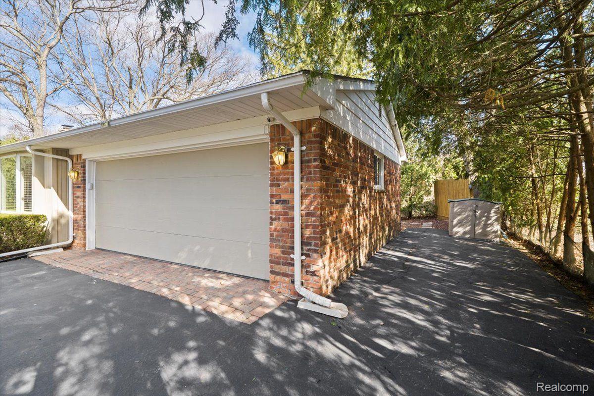 West Bloomfield Charter Township, Michigan 48324, United States, 3 Bedrooms Bedrooms, ,2 BathroomsBathrooms,Residential,Active,144632