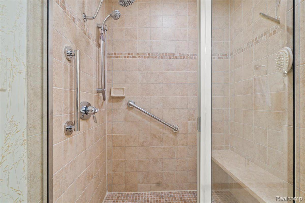 West Bloomfield Charter Township, Michigan 48324, United States, 3 Bedrooms Bedrooms, ,2 BathroomsBathrooms,Residential,Active,144632