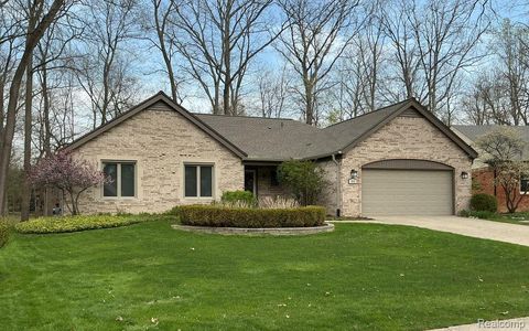 Photo of 460 Streamview Court, Rochester Hills City, MI 48309 (MLS # 20261030038)