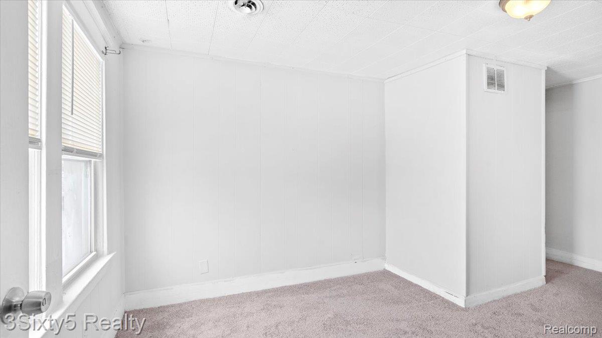 79 E Pleasant Street