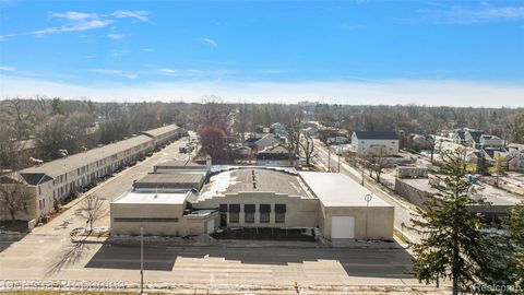 500 Auburn Avenue Pontiac City MI 48342