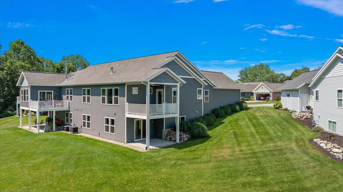 570 Riverbank Circle