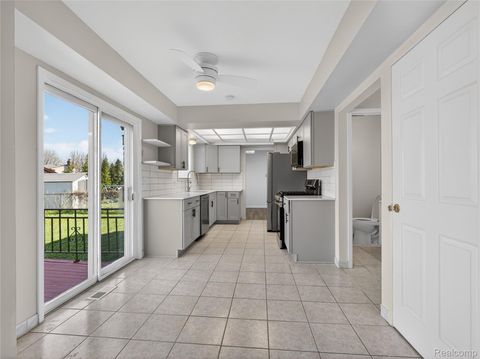 Tiny photo for 4667 Bloomfield Drive, Sterling Heights City, MI 48310 (MLS # 20261021367)