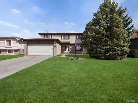 Photo for 4667 Bloomfield Drive, Sterling Heights City, MI 48310 (MLS # 20261021367)