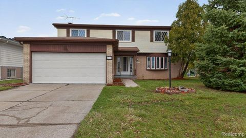 Photo for 4667 Bloomfield Drive, Sterling Heights City, MI 48310 (MLS # 20261021367)