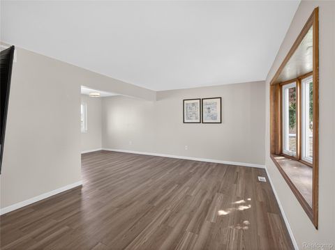 Tiny photo for 4667 Bloomfield Drive, Sterling Heights City, MI 48310 (MLS # 20261021367)
