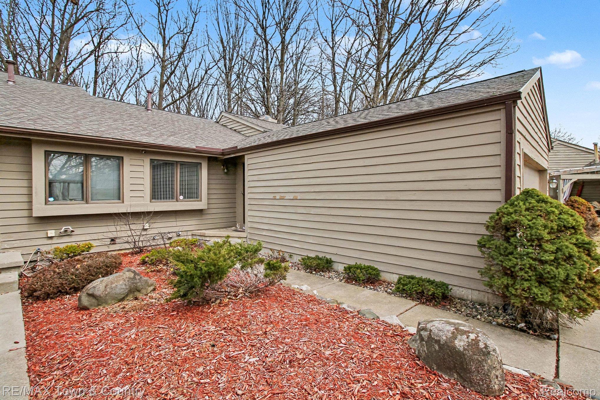 2442 Valley Oaks Circle 35