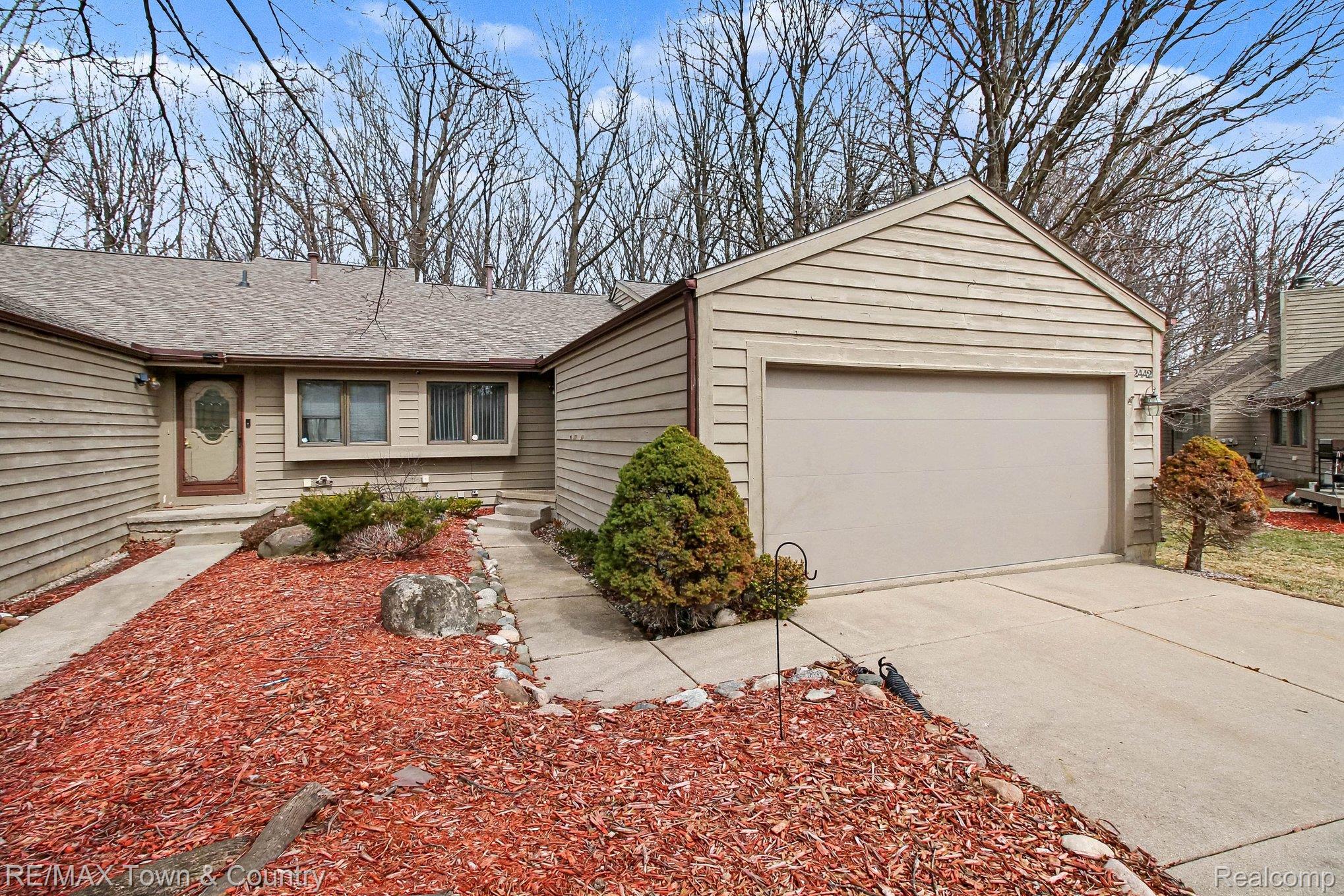 2442 Valley Oaks Circle 35