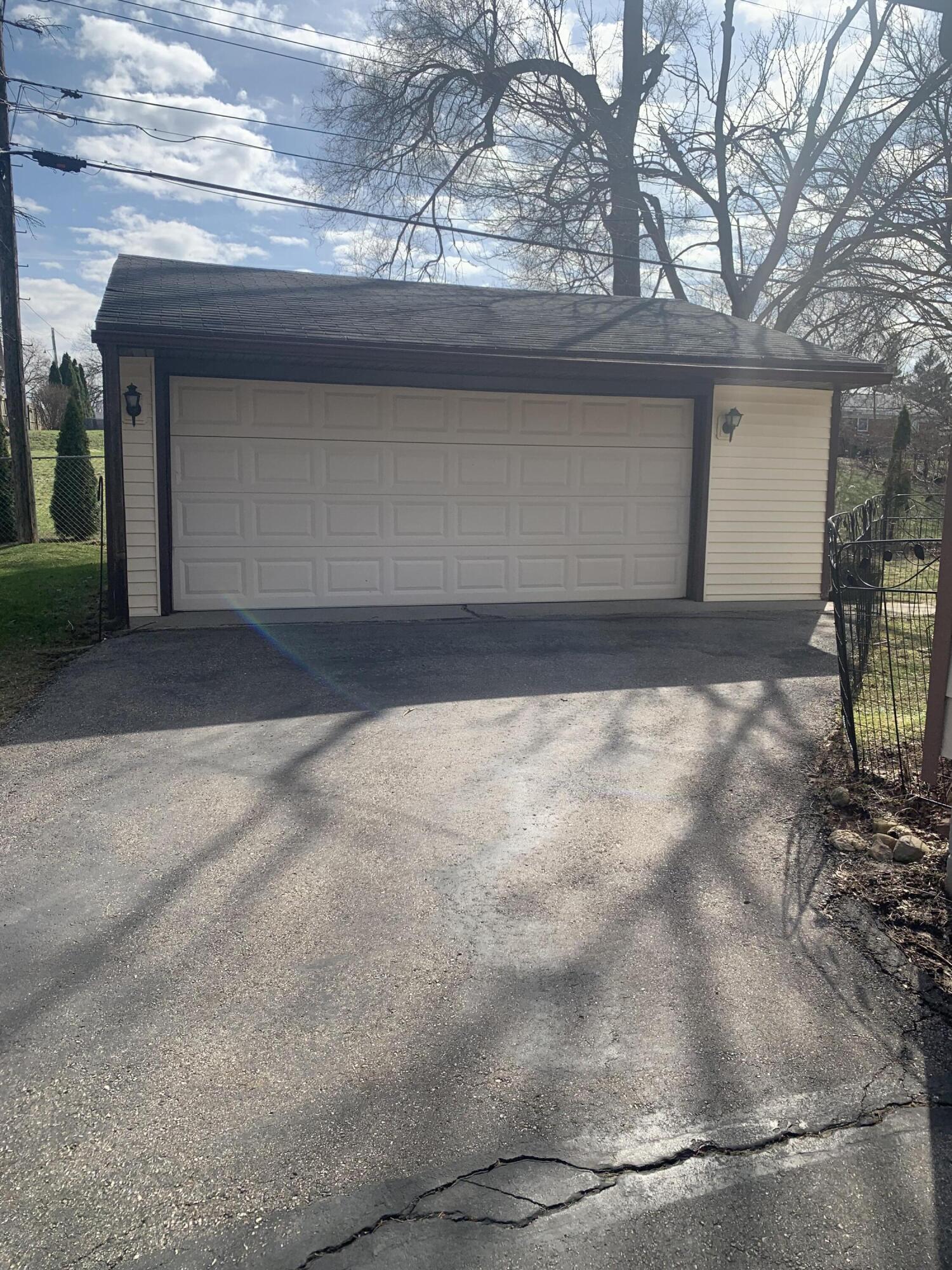 1521 Roosevelt Street