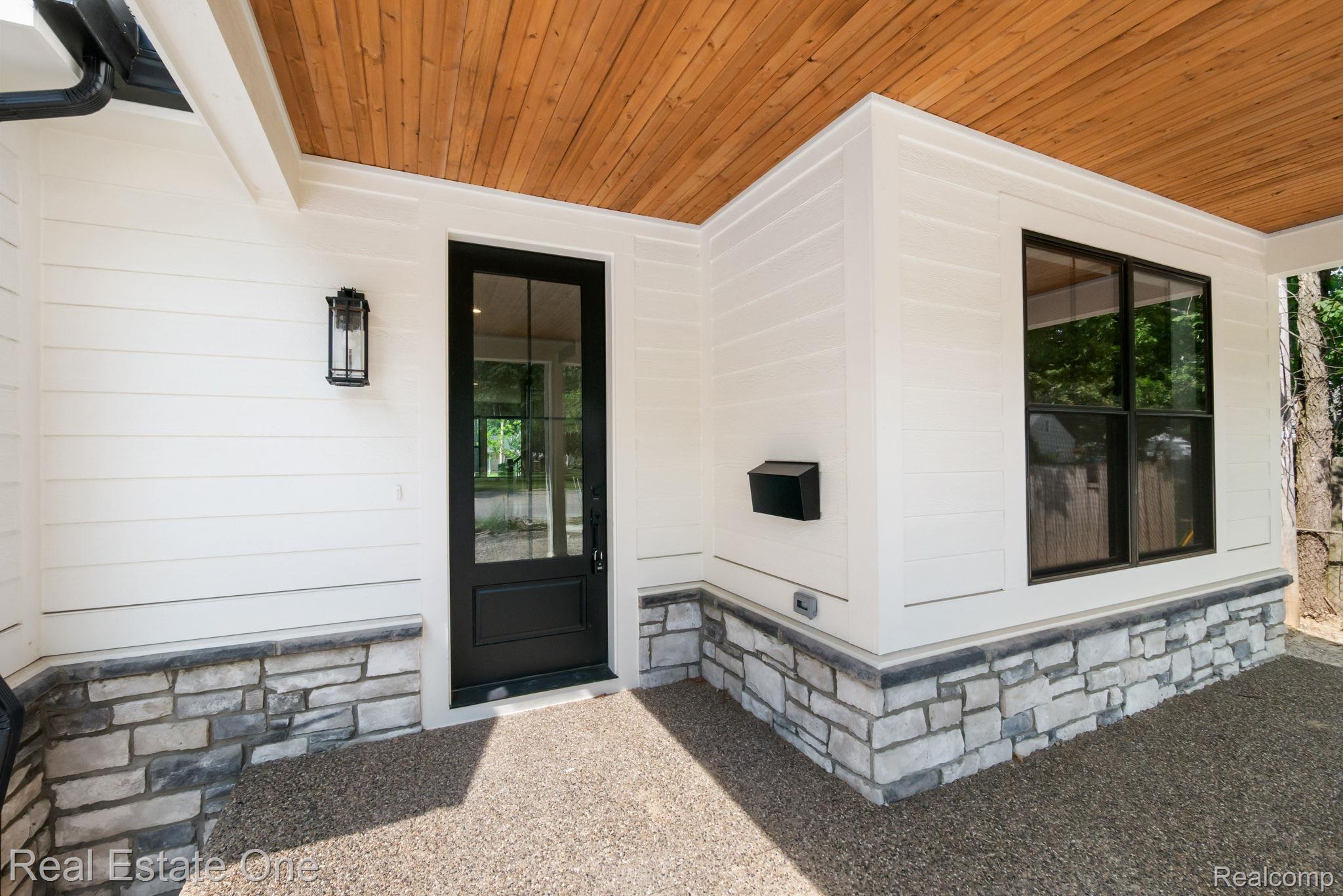 4016 W Webster Road