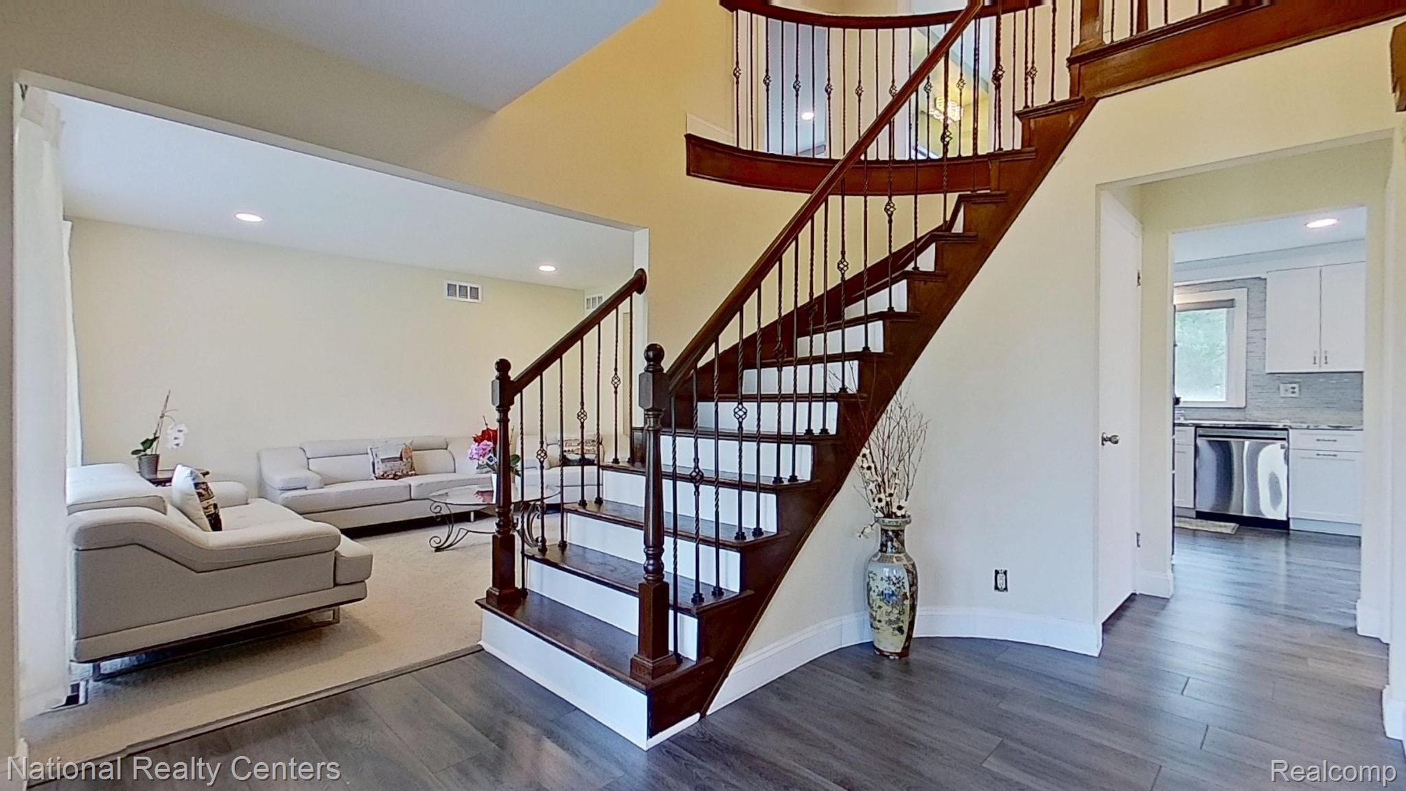 34623 LAKEHURST Drive S