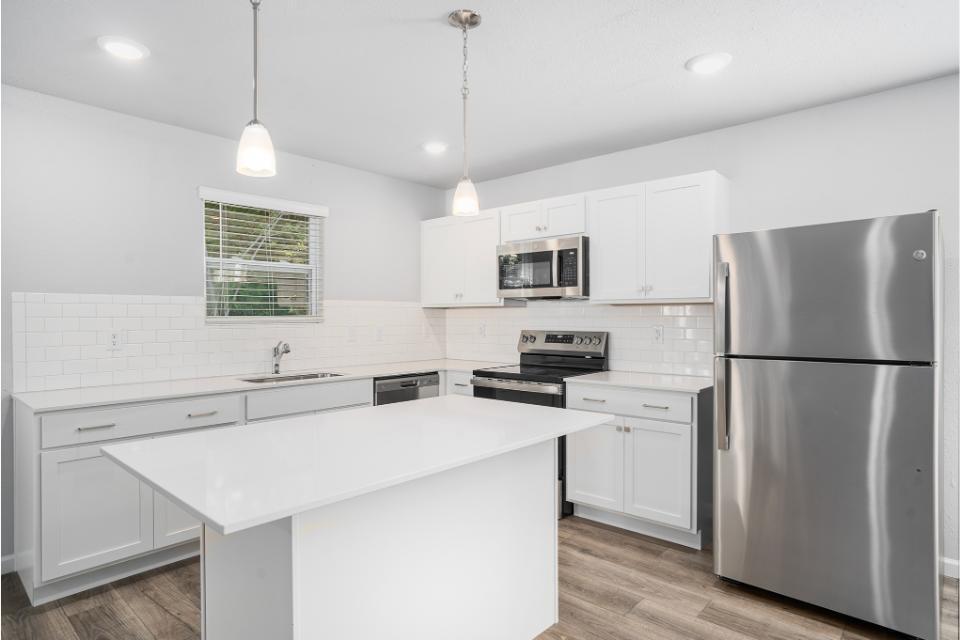 2710 Sanderling Court