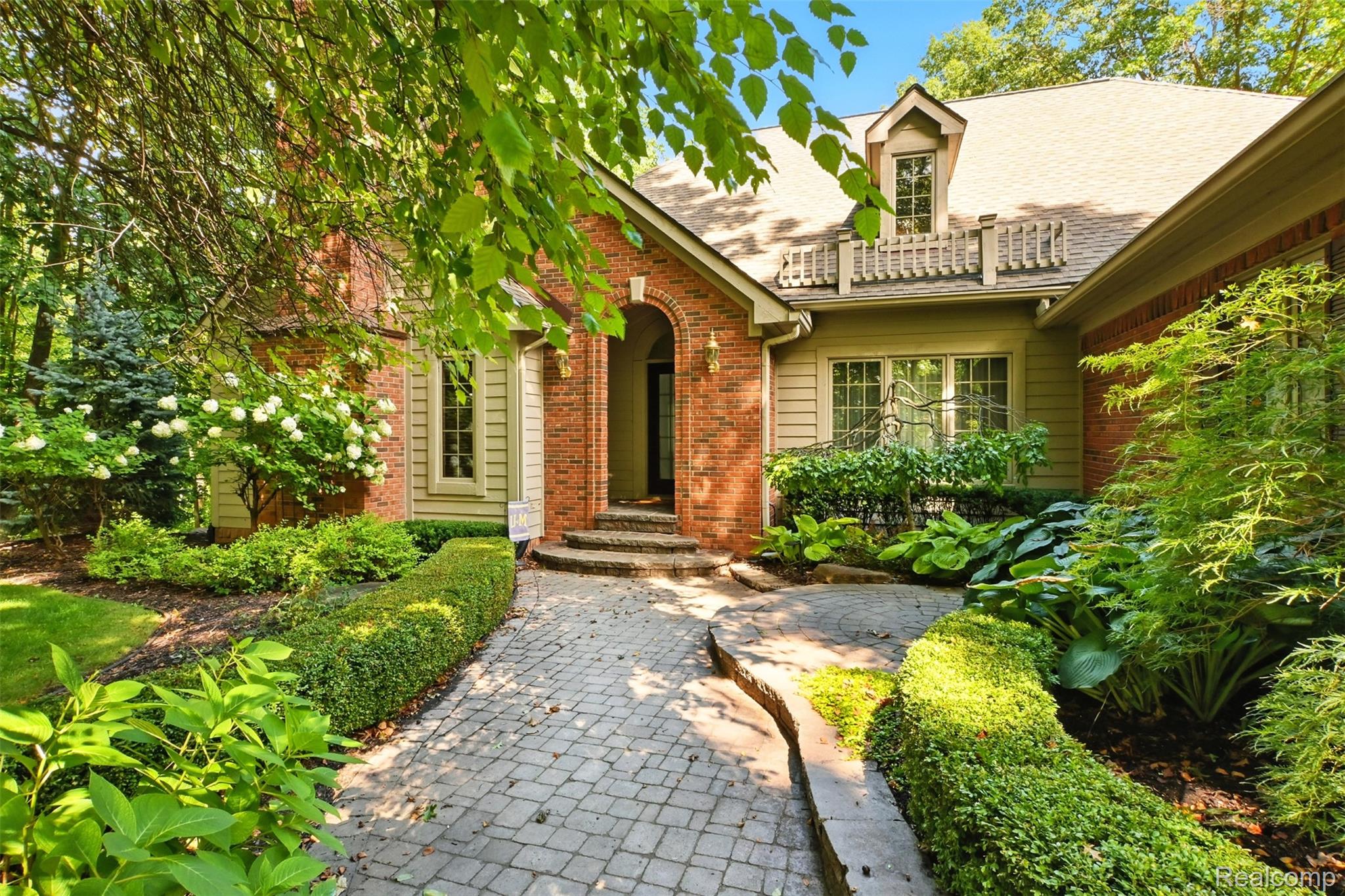 6228 Windemere Point